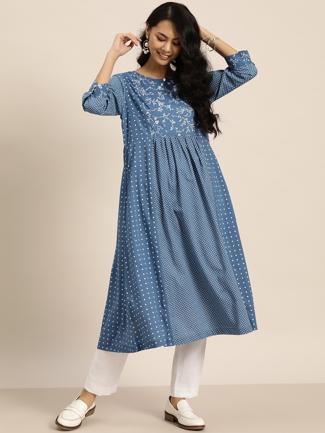 

Sangria Women Blue & White Ethnic Motifs Printed Keyhole Neck Kurta