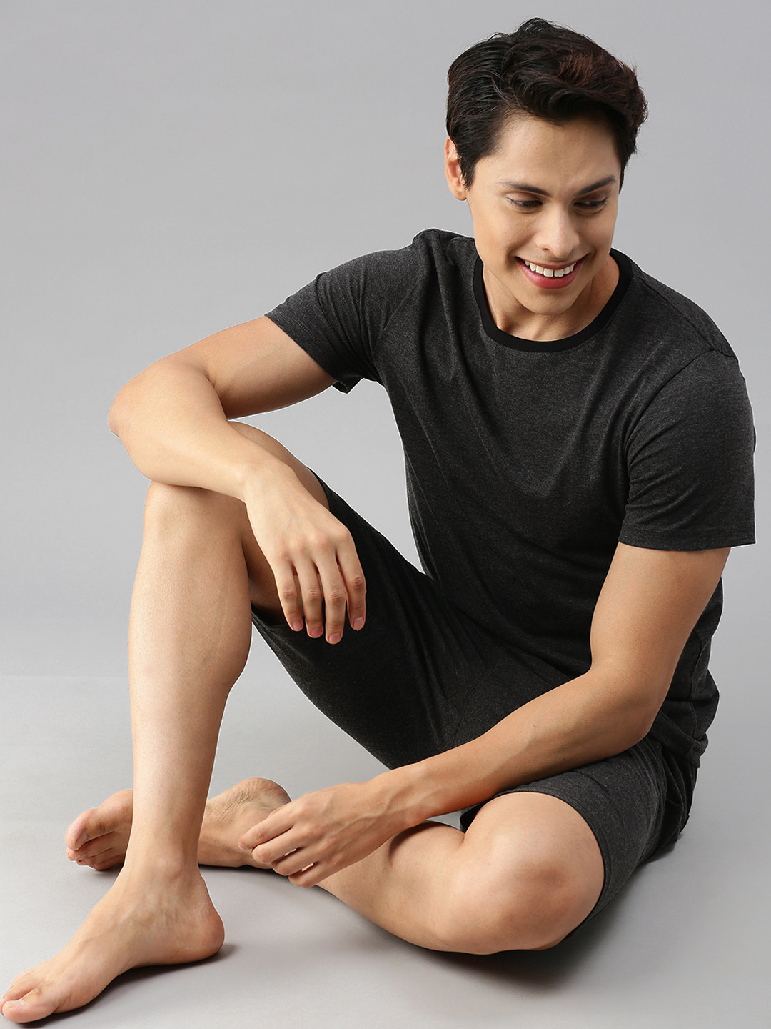 

Mast & Harbour Men Black Solid Loungewear Set