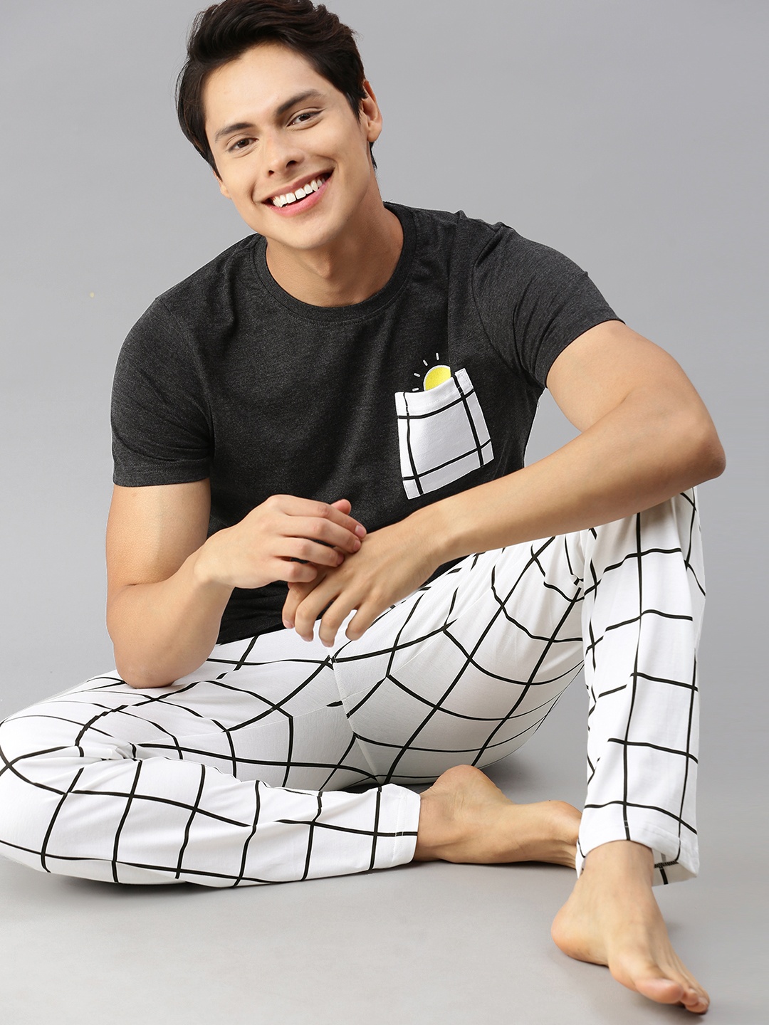 

Mast & Harbour Men Grey & White Checked Nightwear Set