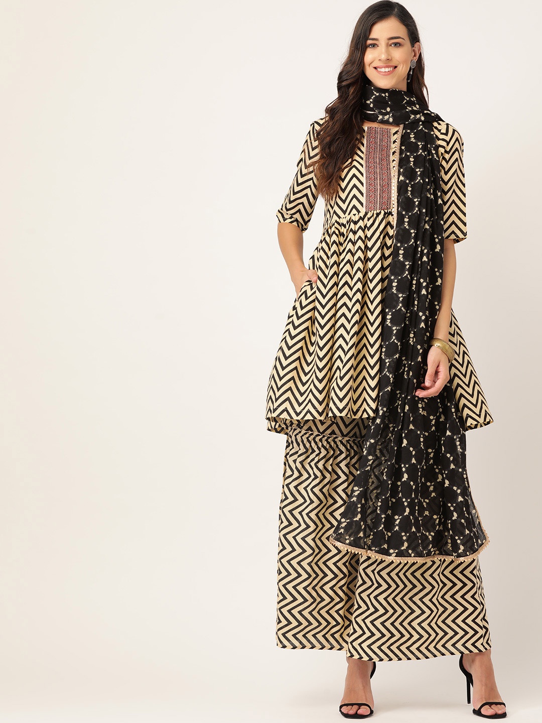 

Sangria Women Cream-Coloured & Black Printed Pure Cotton Kurta Set