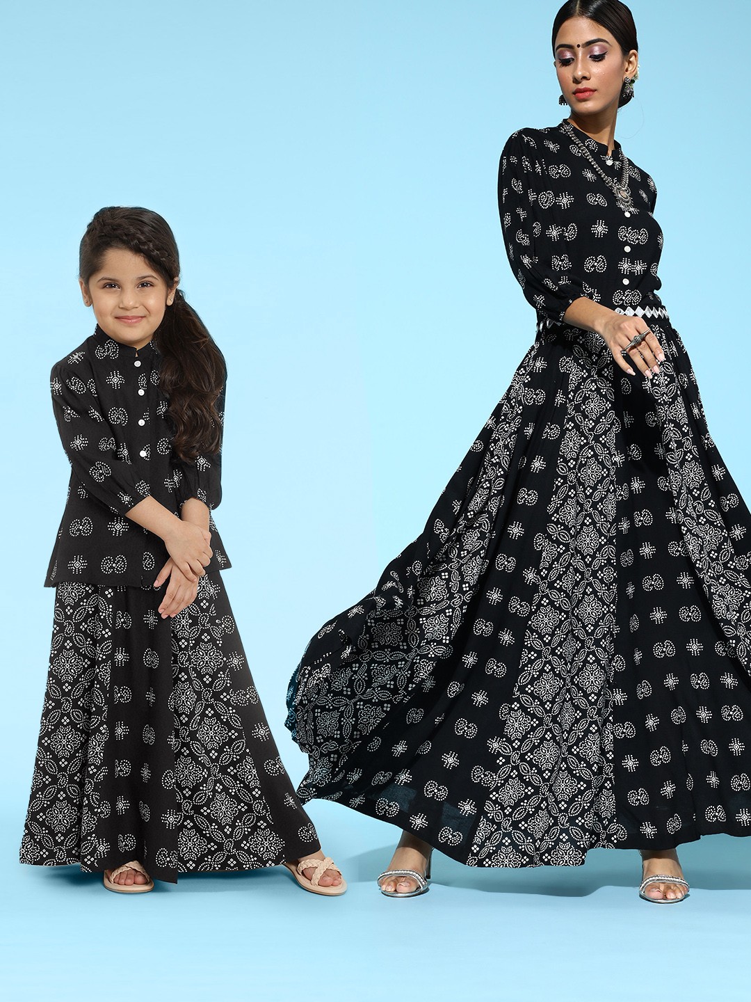 

Sangria Black & White Printed Ready to Wear Lehenga