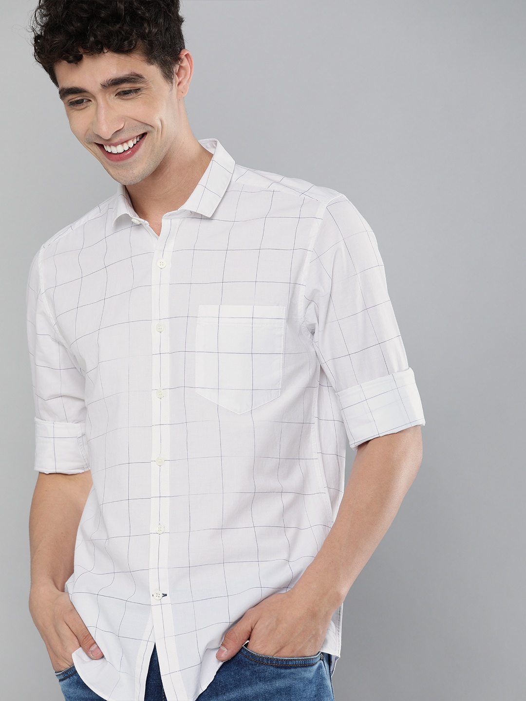 

Mast & Harbour Men White & Navy Blue Checked Casual Shirt