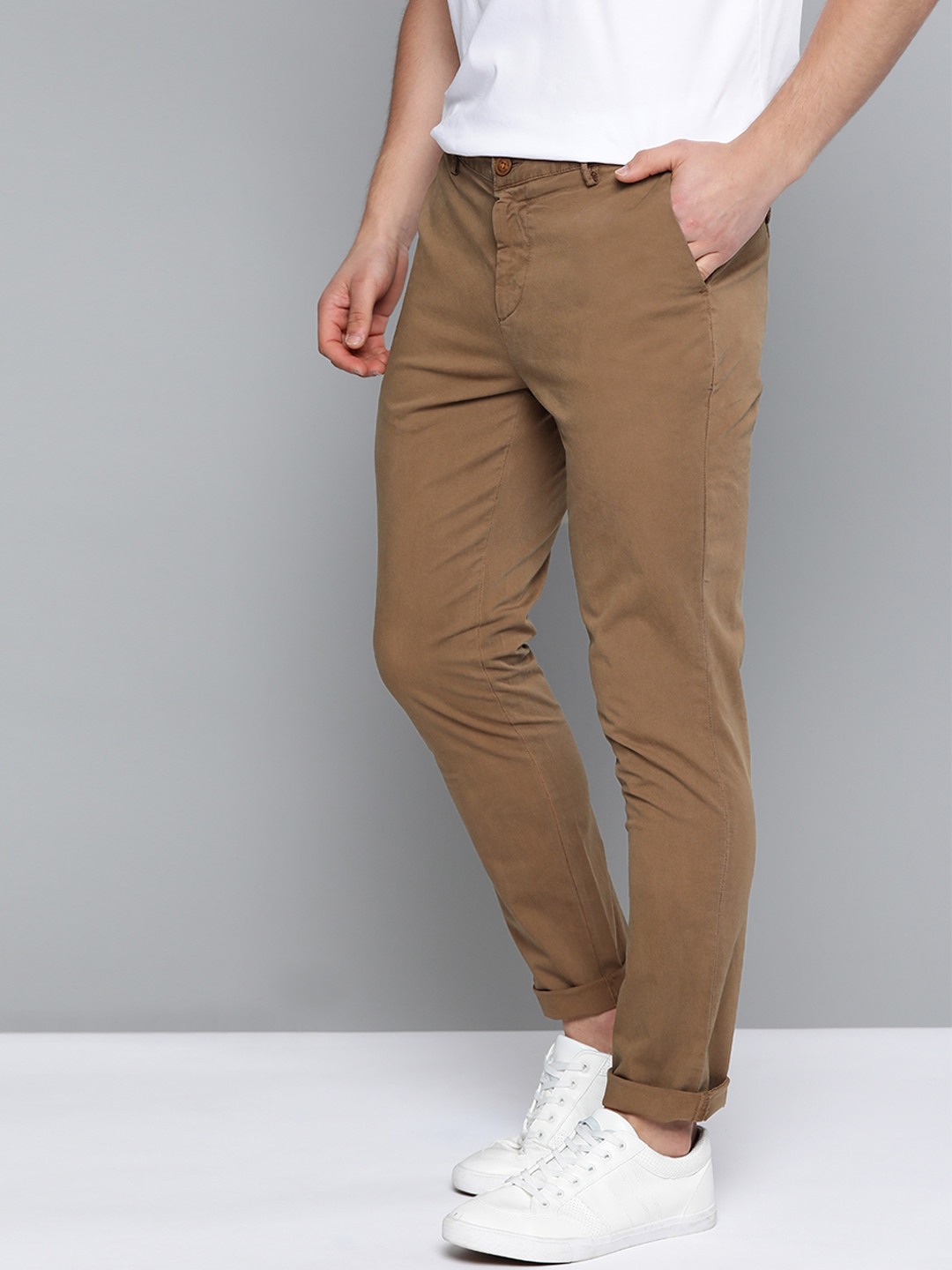 

Mast & Harbour Men Brown Regular Fit Solid Chinos