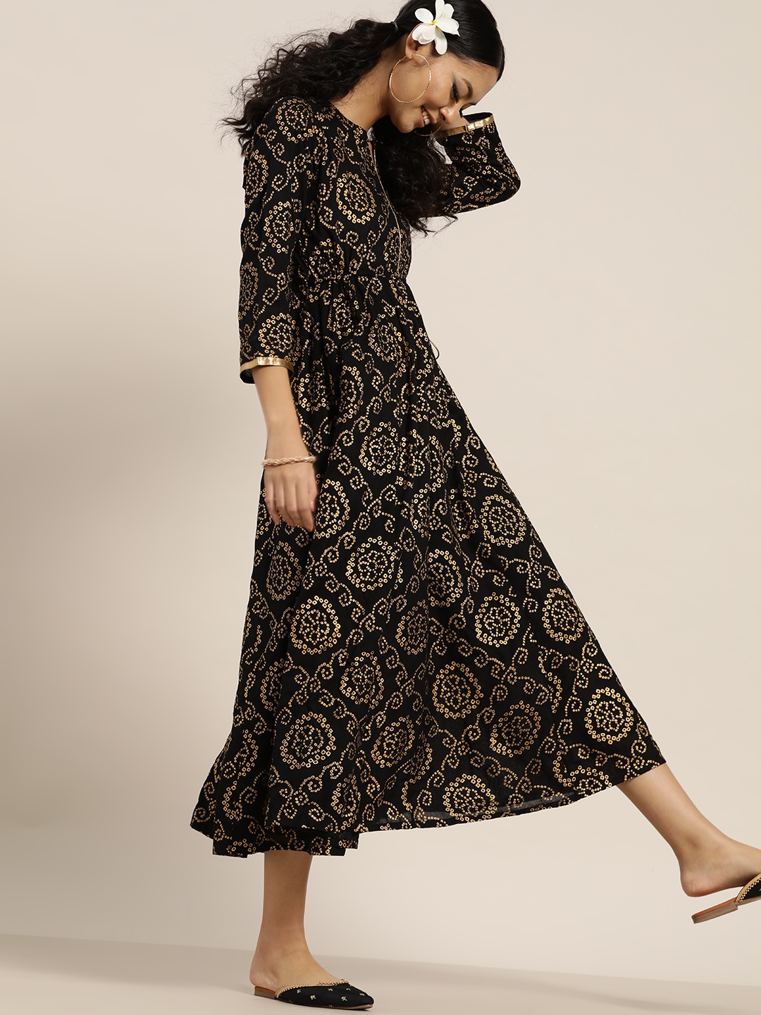 

Shae by SASSAFRAS Liva Women Black & Golden Liva Bandhani Printed A-Line Dress