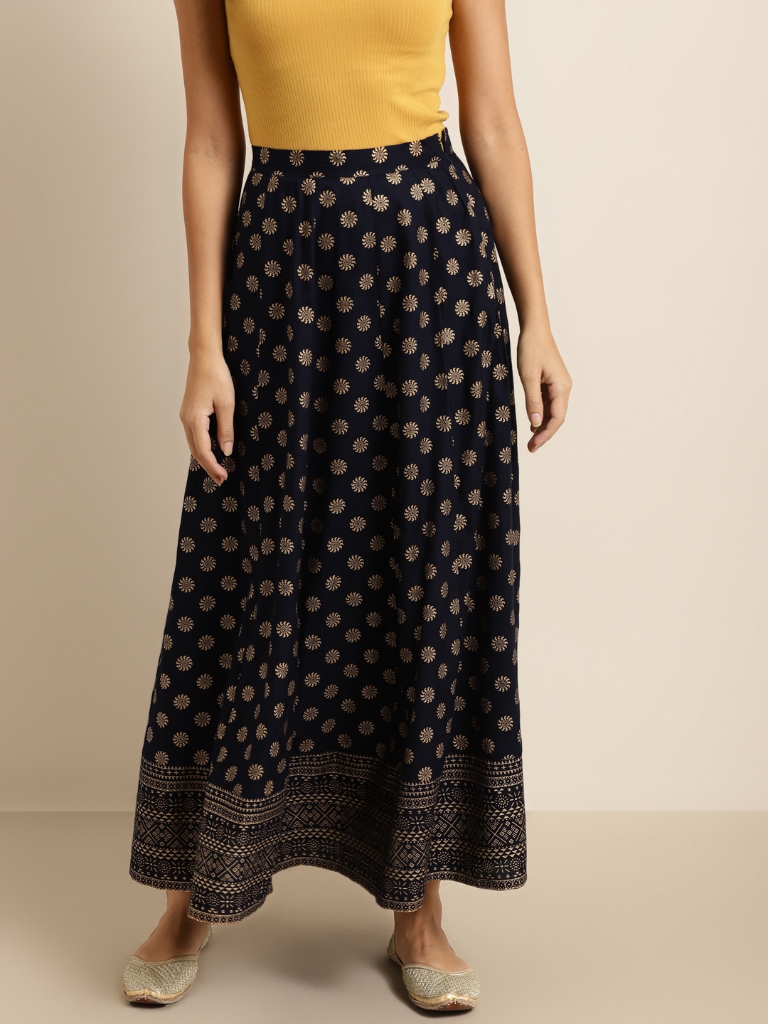 

Shae by SASSAFRAS Women Navy & Golden Liva Foil Print Flared Maxi Skirt, Navy blue