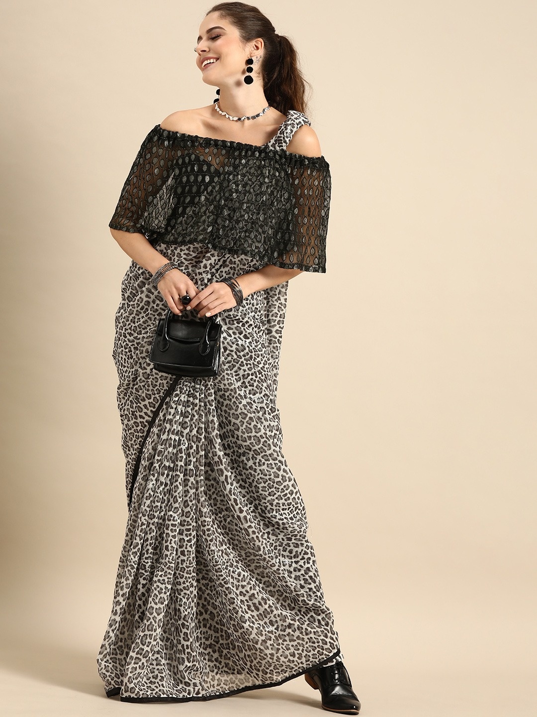 

Sangria Black & White Pure Georgette Printed Saree