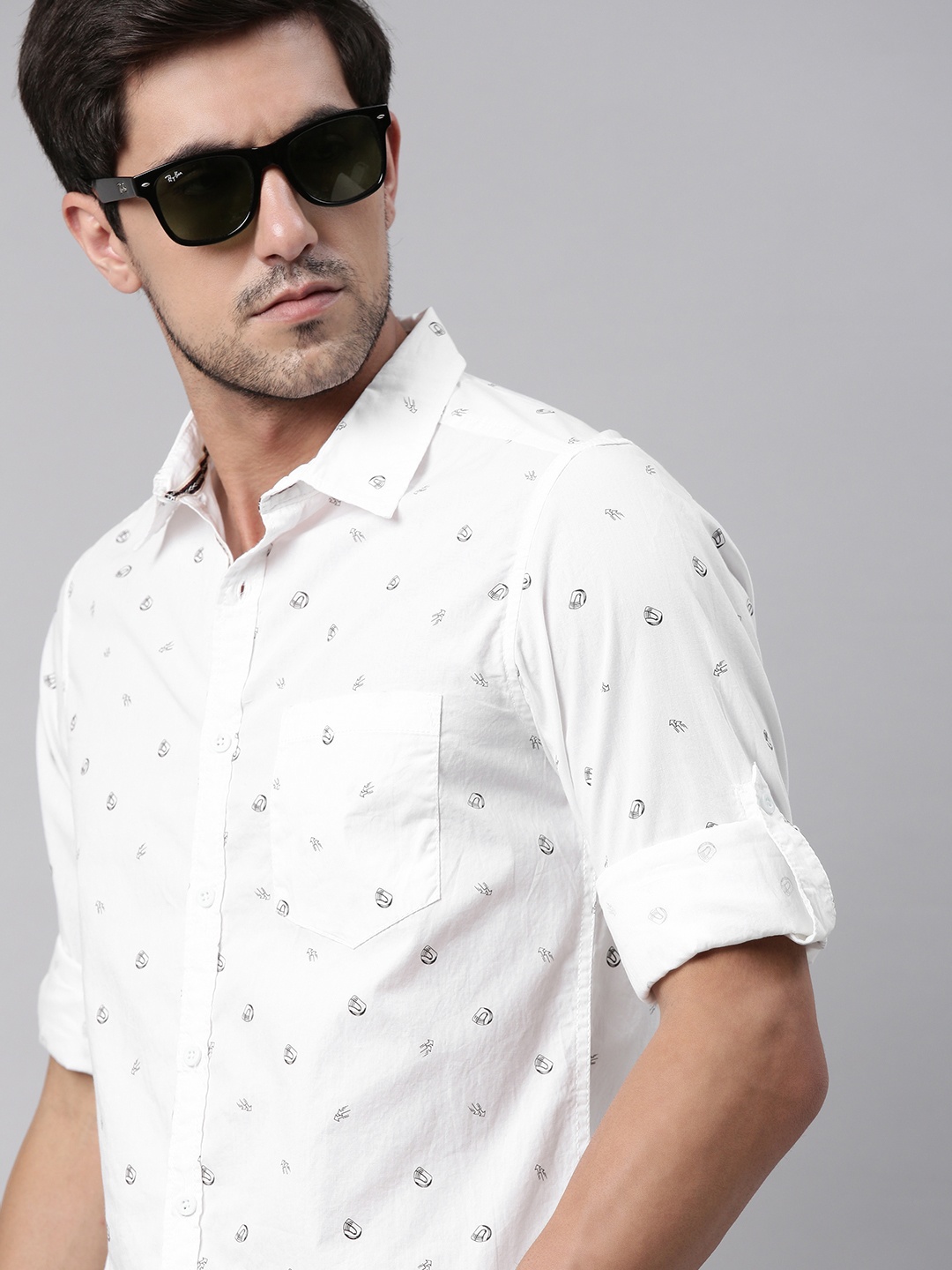 

Roadster Men White Solid Regular Fit Casual Shirt