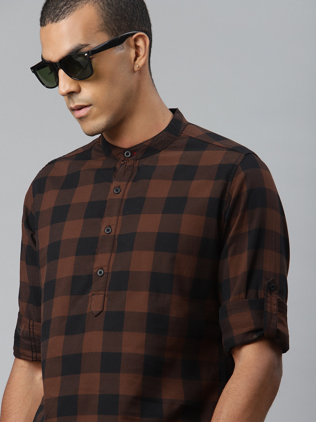 

Roadster Men Brown & Black Cotton Regular Fit Checked Casual Shirt