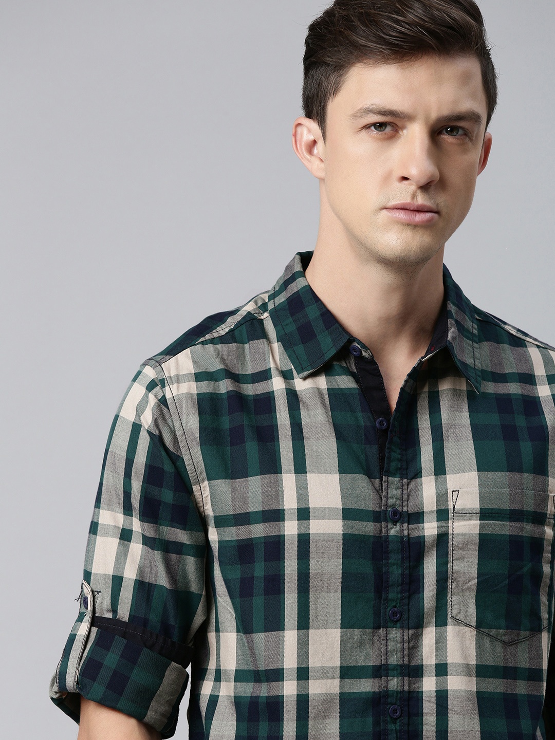 

Roadster Men Green Checked Casual Shirt