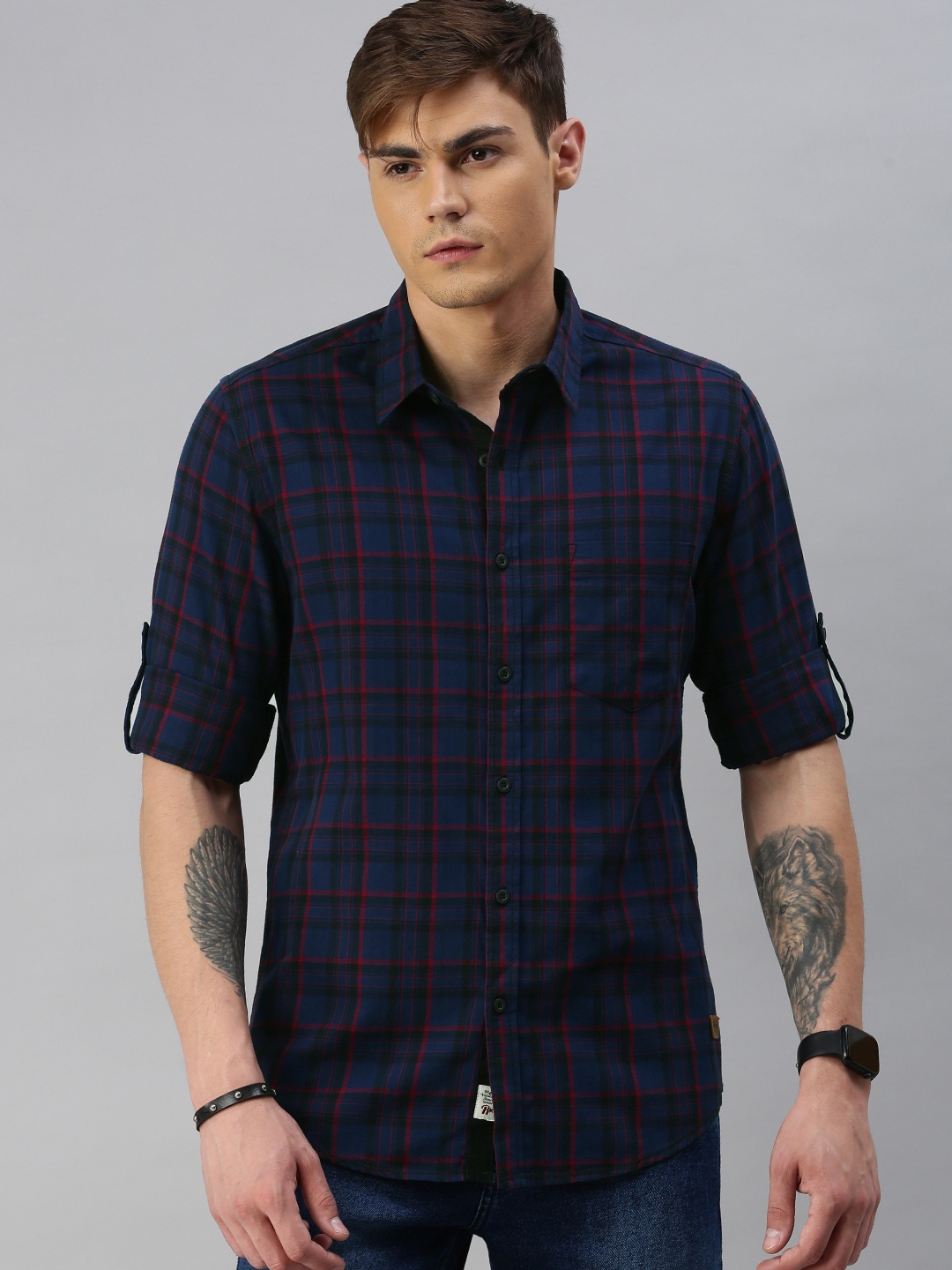 Roadster Men Navy Blue & Maroon Regular Fit Checked Casual Shirt