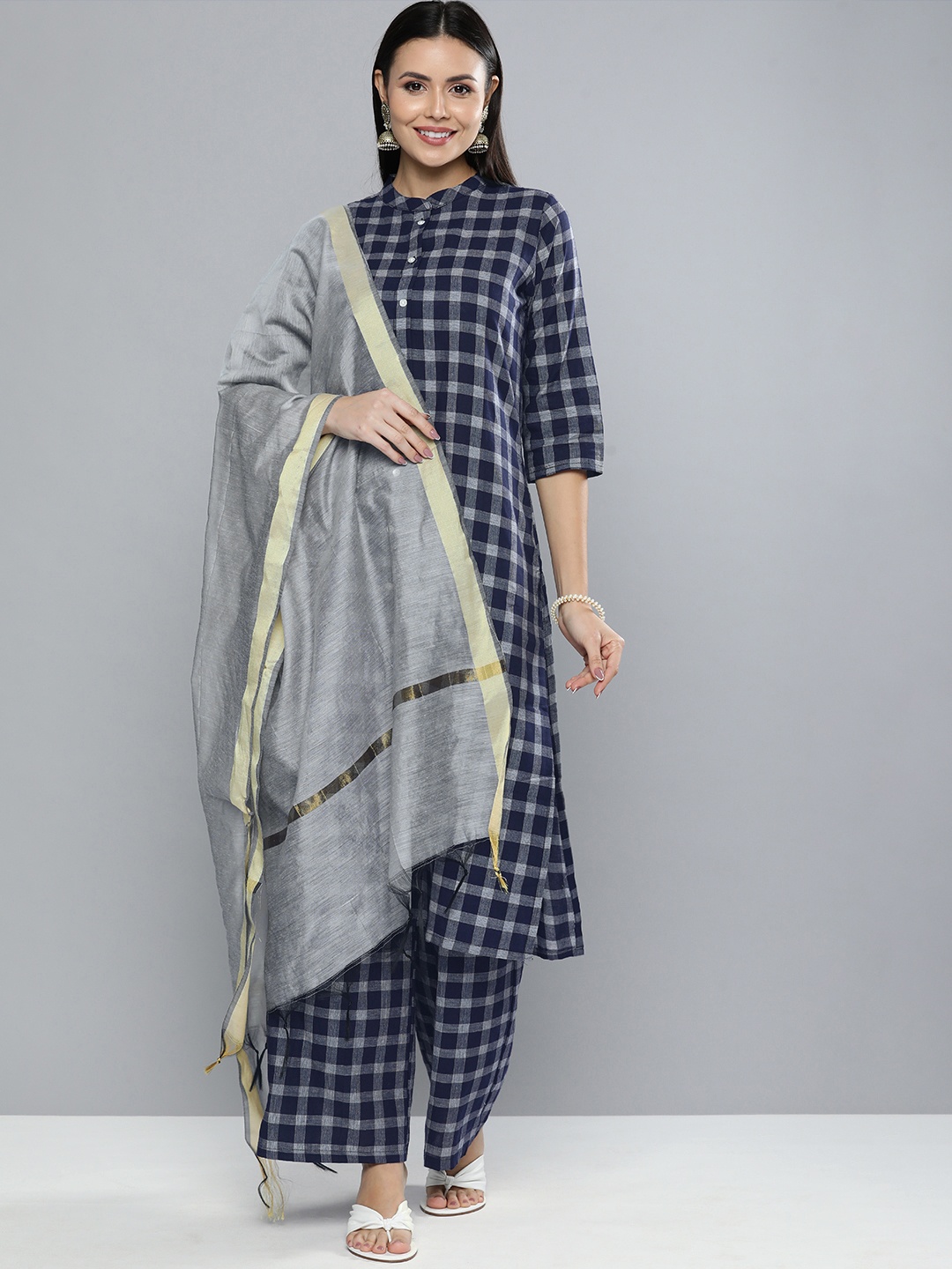 

Vishudh Women Navy Blue & Off-White Checked Kurta with Palazzos & Dupatta