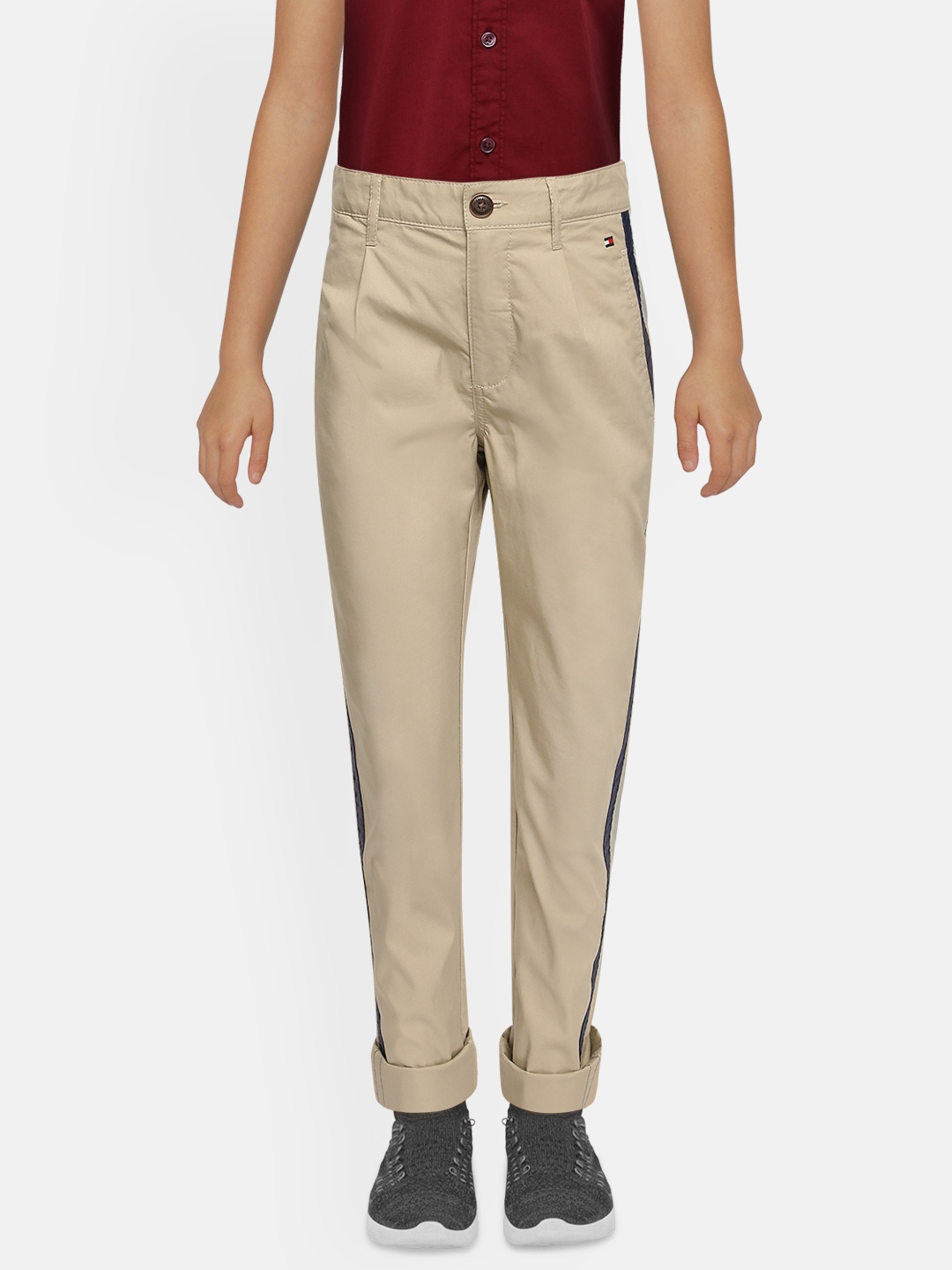 

Tommy Hilfiger Boys Beige Regular Fit Solid Chinos