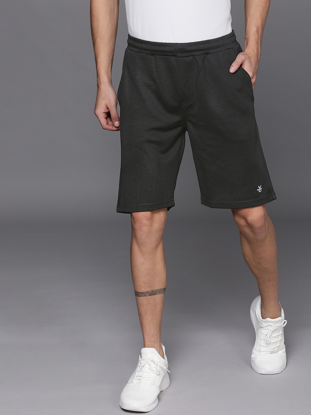 

WROGN ACTIVE Men Grey Checked Slim Fit Mid-Rise Sports Shorts