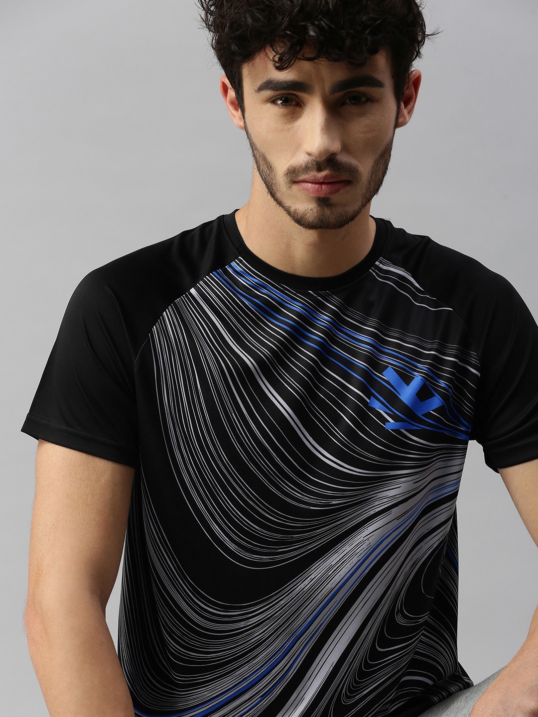 

WROGN ACTIVE Men Black & White Printed Slim Fit T-shirt