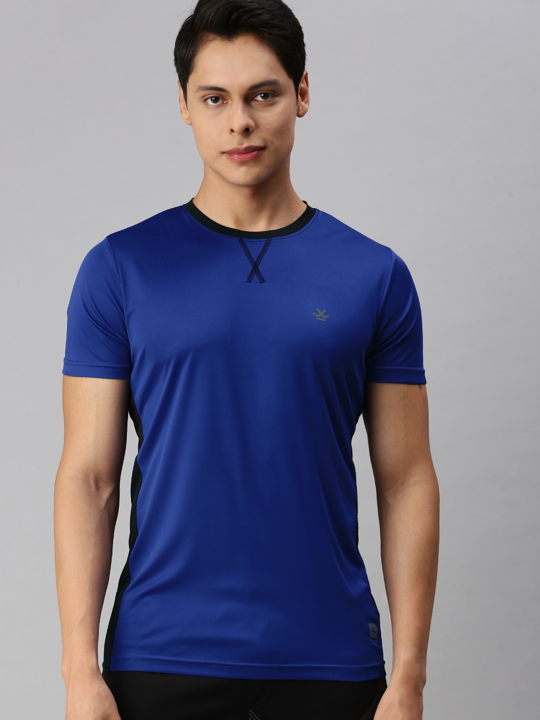 

WROGN ACTIVE Men Blue Slim Fit T-shirt