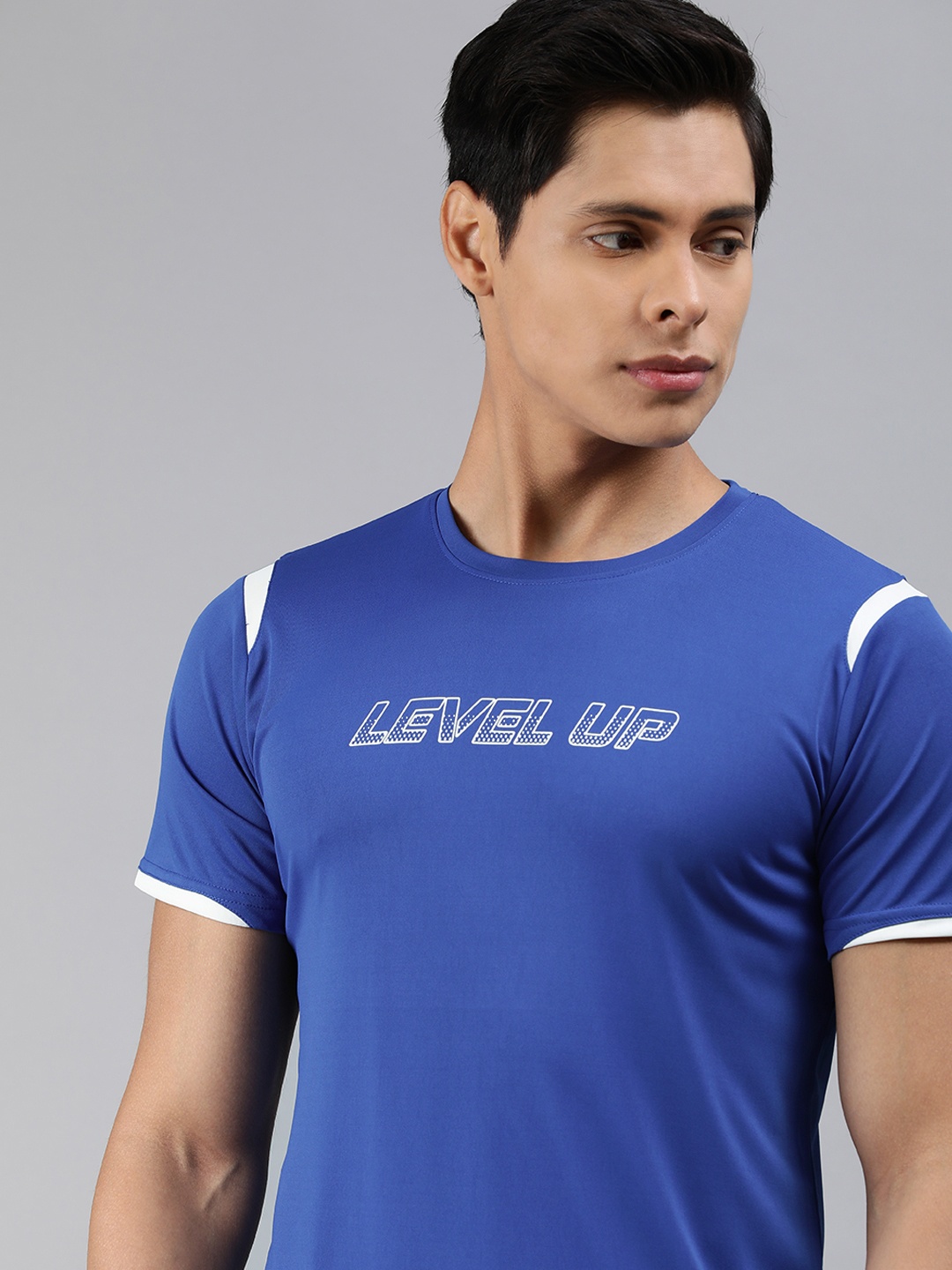 

WROGN ACTIVE Men Blue & White Printed Slim Fit T-shirt