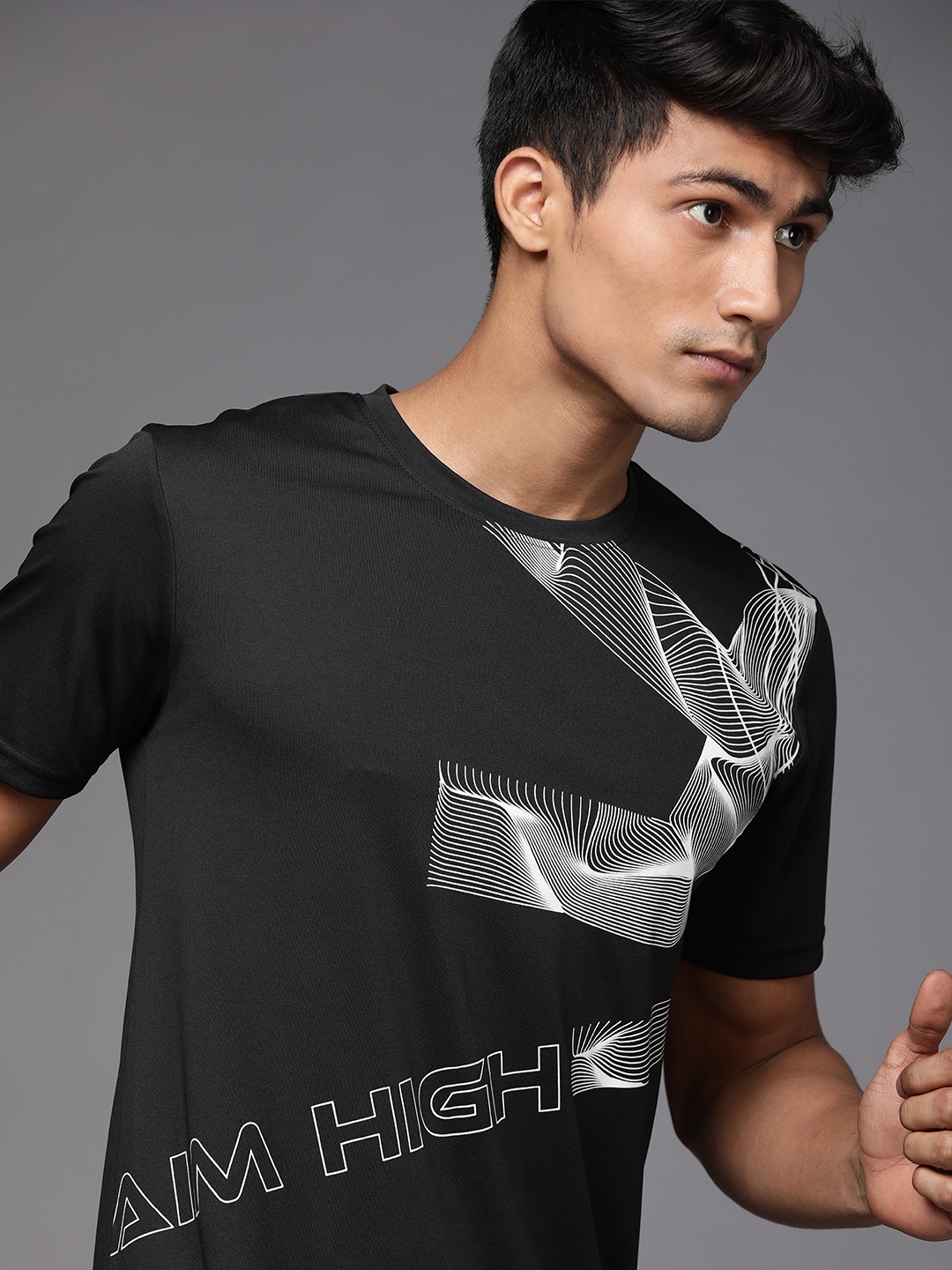 

WROGN ACTIVE Men Black Typography Printed Slim Fit T-shirt