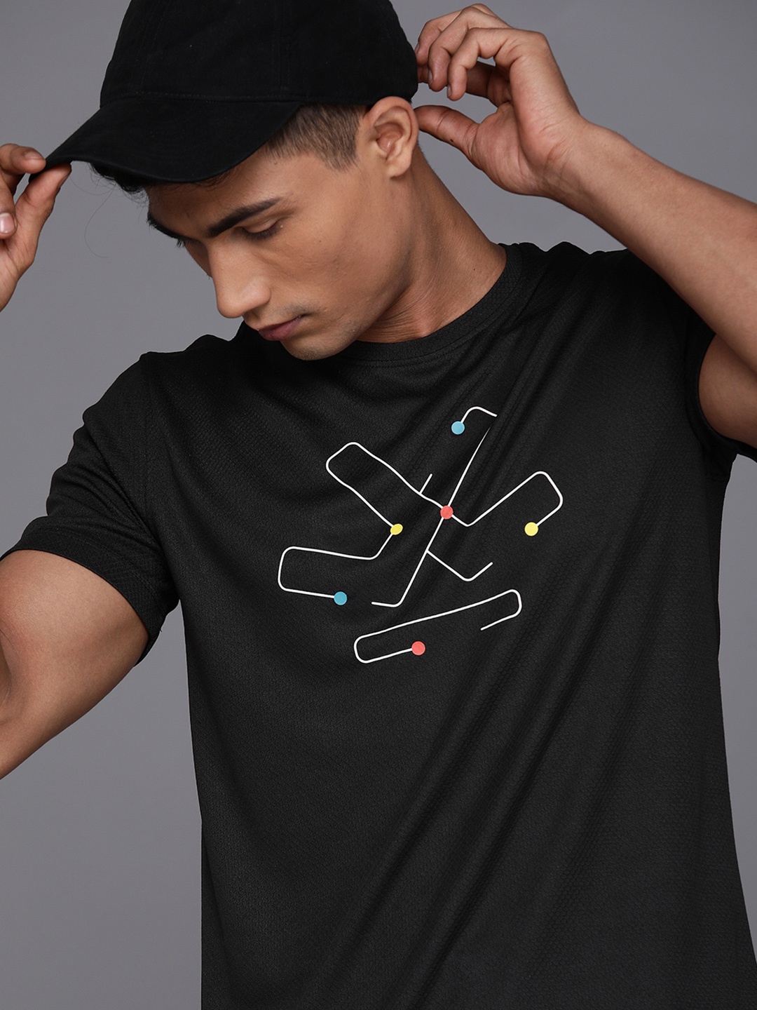 

WROGN ACTIVE Men Black Printed Slim Fit Round Neck T-shirt