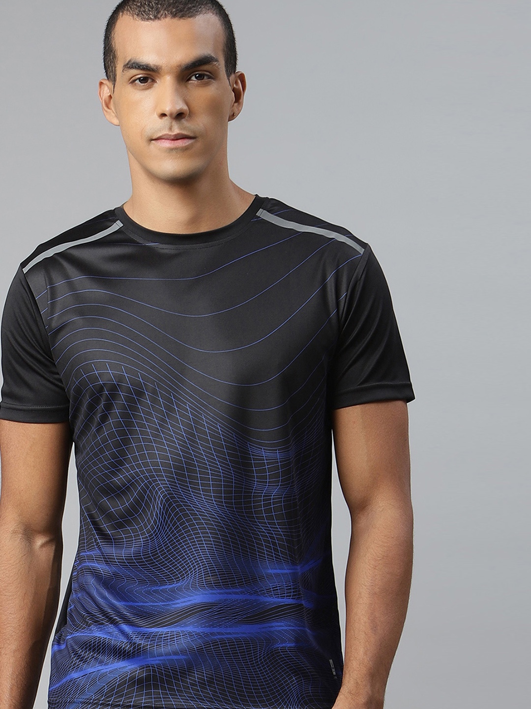 

WROGN ACTIVE Men Black Slim Fit Printed Round Neck T-shirt