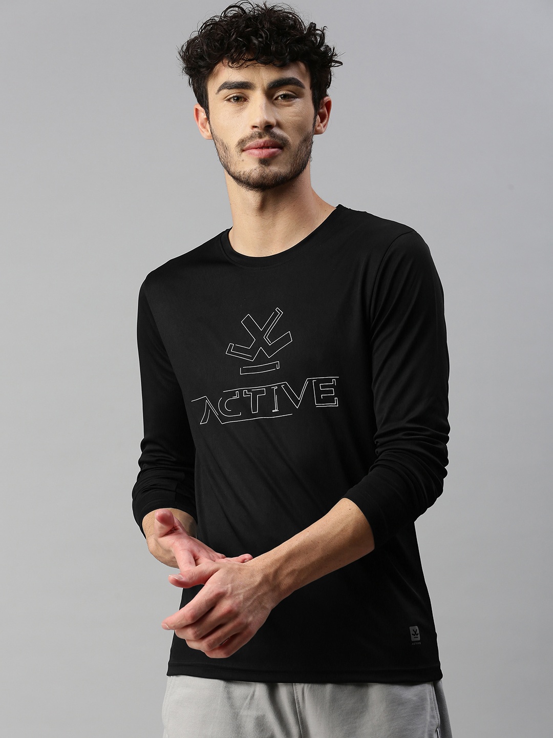 

WROGN ACTIVE Men Black & Grey Brand Logo Printed Slim Fit T-shirt