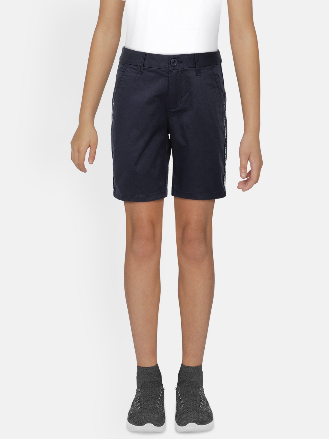 

Tommy Hilfiger Boys Navy Blue Solid Regular Fit Chinos