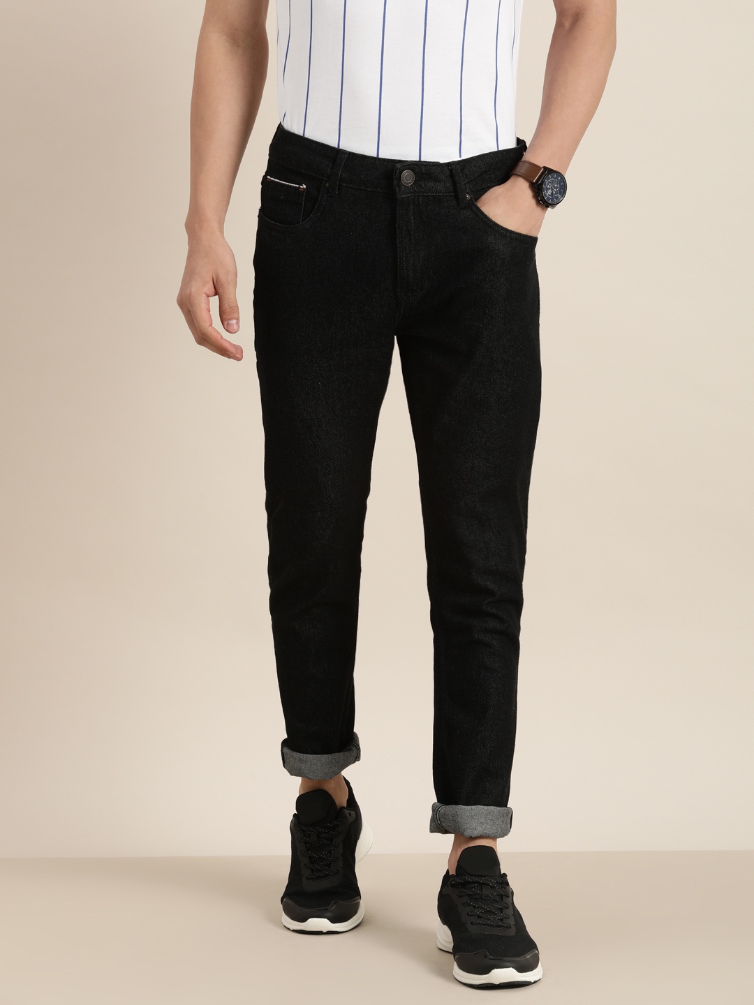 

INVICTUS Men Black Regular Fit Mid-Rise Clean Look Stretchable Jeans