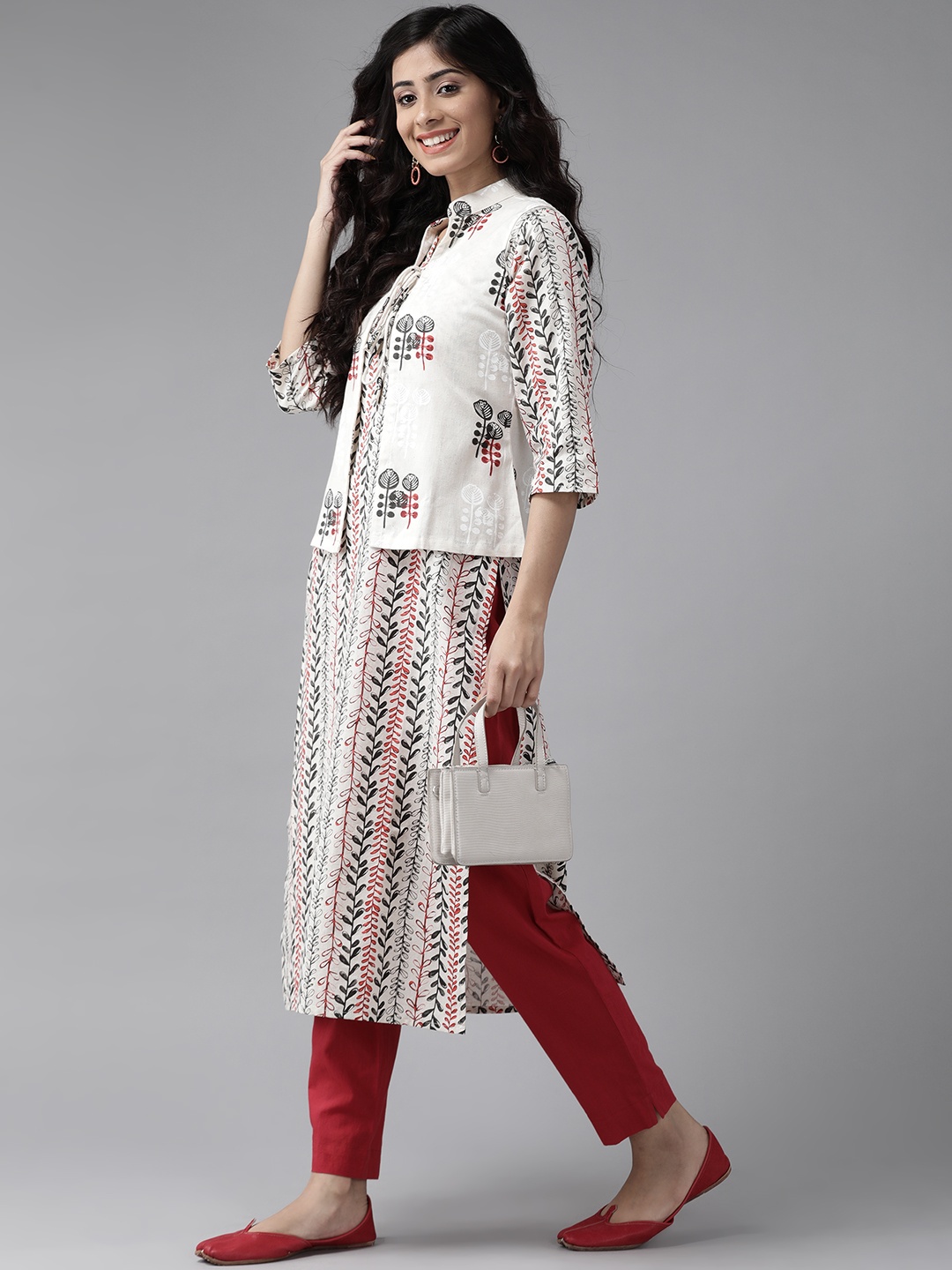 

Ginni Arora Label Women Off White & Charcoal Grey Ethnic Foil Printed Kurta With Jacket