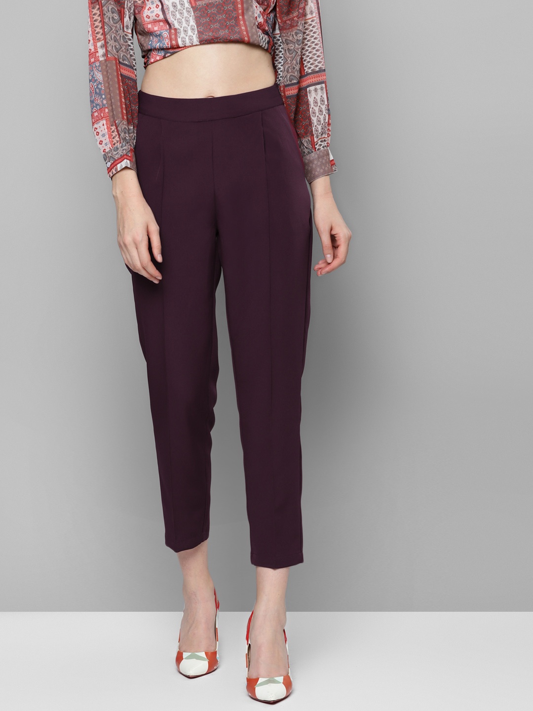 

SASSAFRAS Women Burgundy Tailored Cropped Peg Trousers