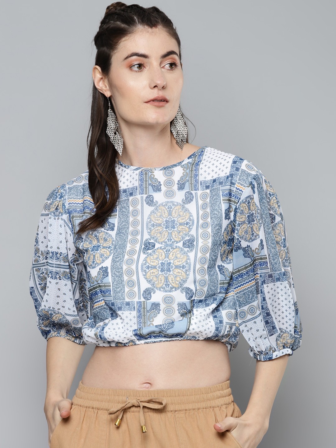 

SASSAFRAS Blue & White Ethnic Motifs Printed Puff Sleeves Blouson Crop Top