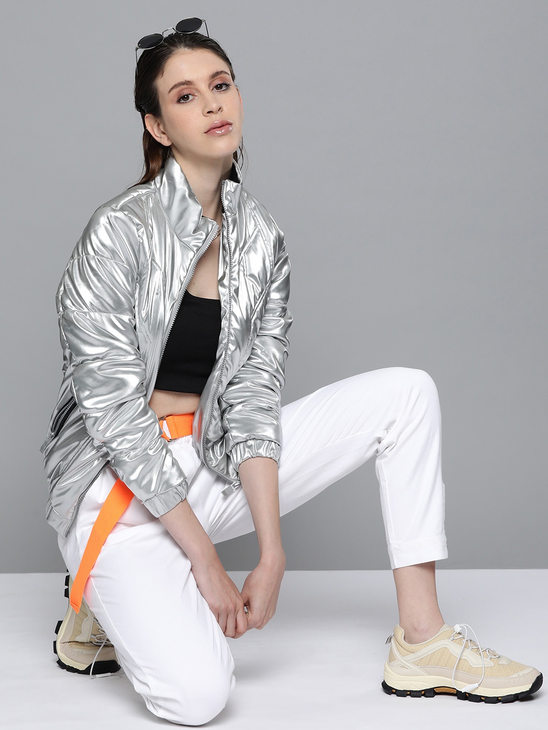 

SASSAFRAS Women White Pure Cotton Regular Fit Solid Twill Trousers