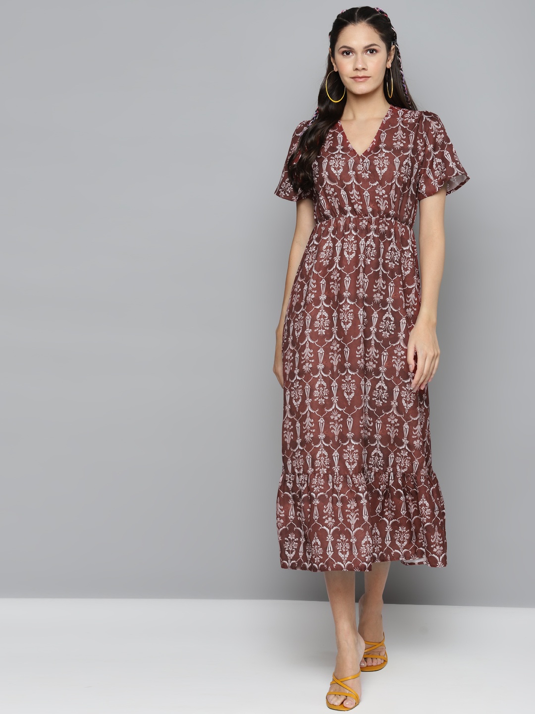 

SASSAFRAS Women Maroon & White Printed Fit and Flare Dress