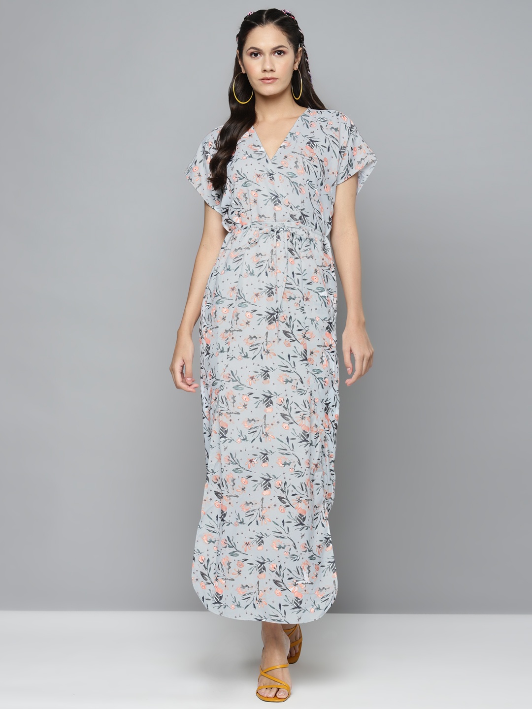 

SASSAFRAS Women Blue & Peach-Coloured Floral Printed Maxi Dress