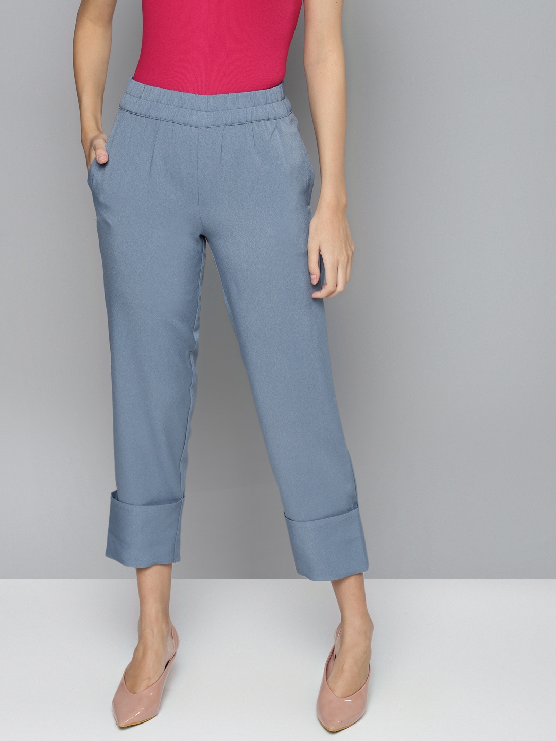 

SASSAFRAS Women Blue Regular Fit Solid Cropped Trousers