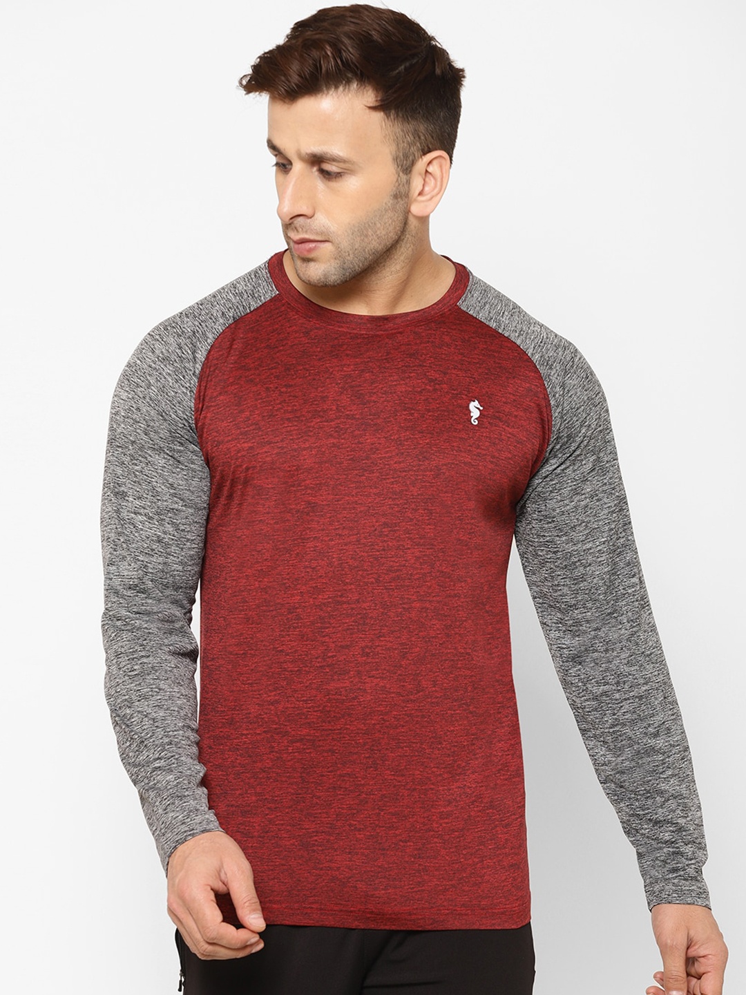

EPPE Men Maroon & Grey Solid Round Neck T-shirt
