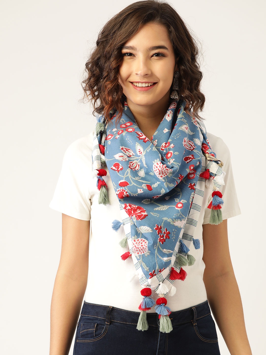 

Sangria Women Blue & Red Printed Scarf