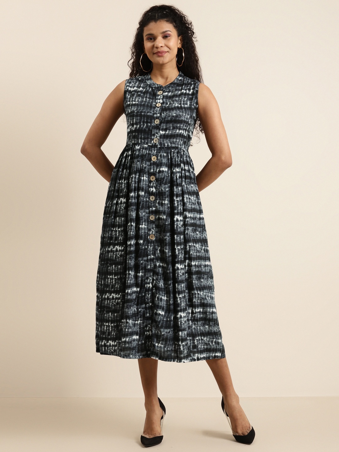 

Shae by SASSAFRAS Women Charcoal Grey & Off-White Shibori Print A-Line Dress