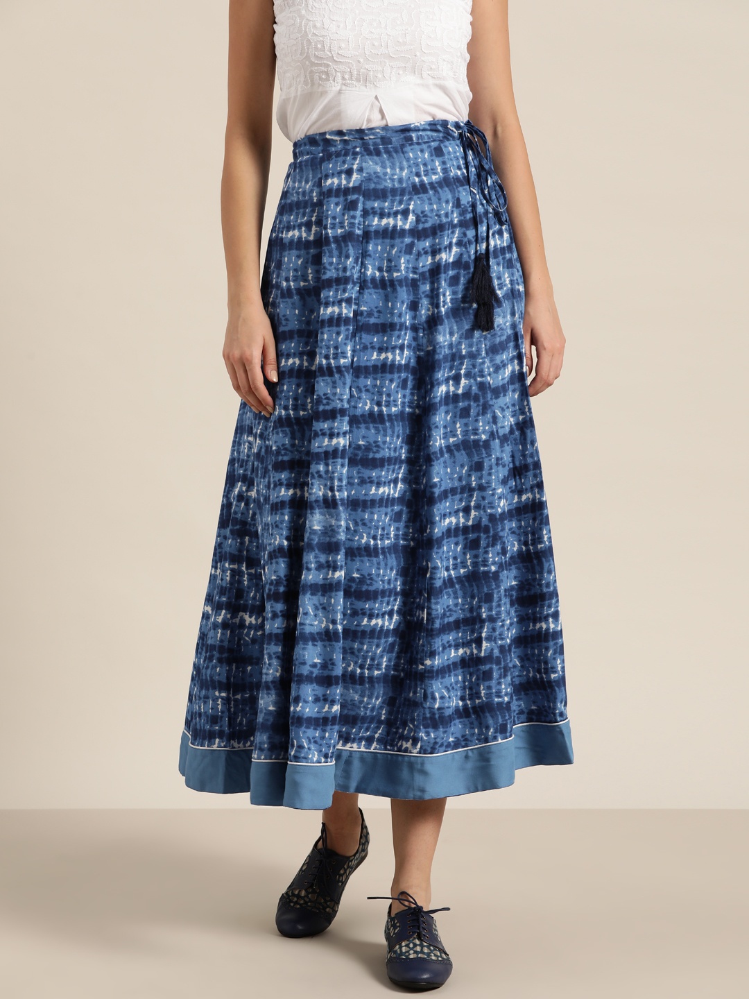 

Shae by SASSAFRAS Women Navy Blue & Off-White Liva Shibori Print Flared Maxi Skirt