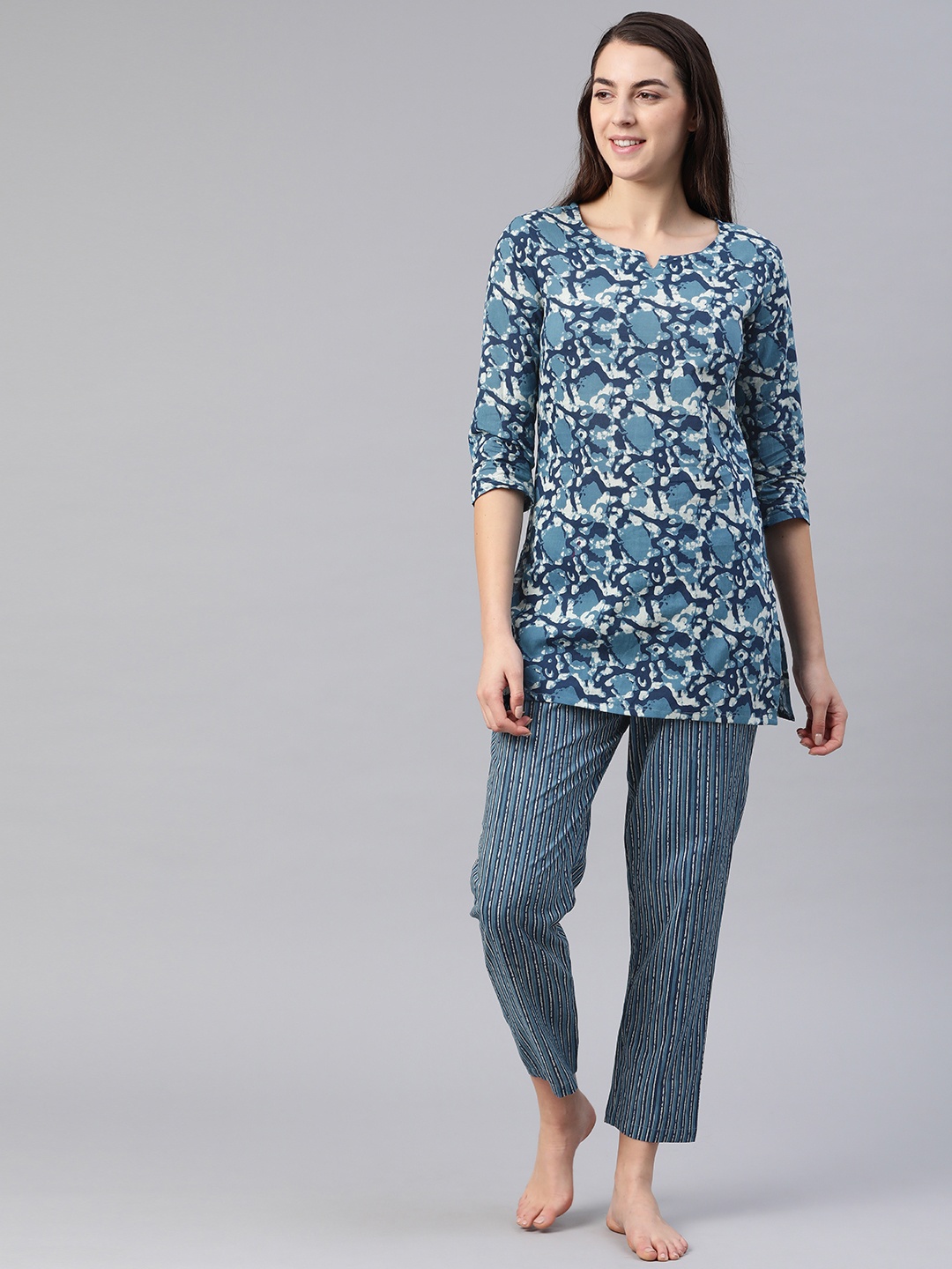 

Vasudha Women Blue & Off-White Printed Night suit