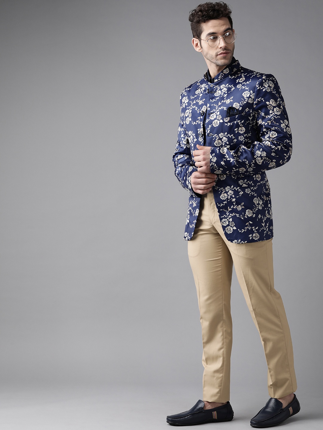 

Hangup Men Blue & White Floral Print Bandhgala Suit