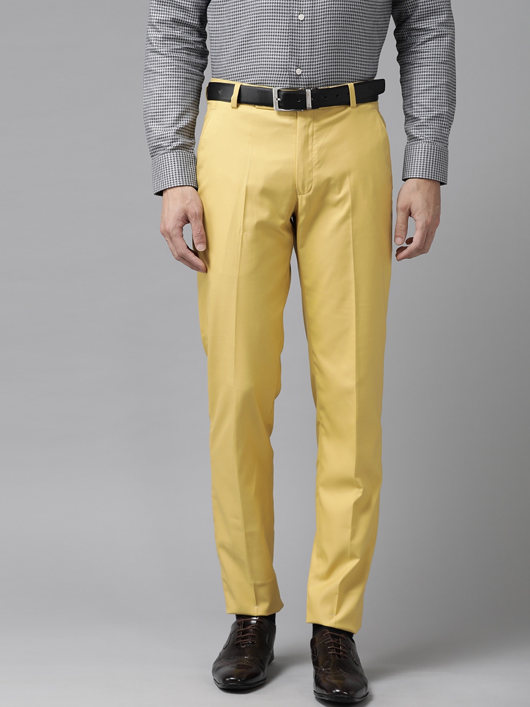 

Hangup Men Yellow Regular Fit Solid Formal Trousers