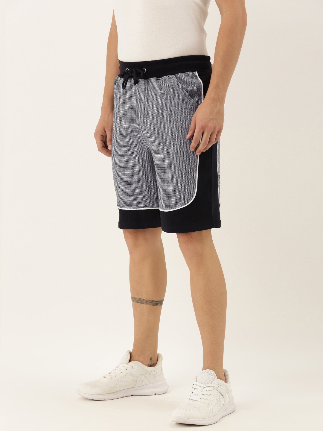 

ARISE Men Grey Solid Regular Fit Regular Shorts with Colorblocking Panel Detail