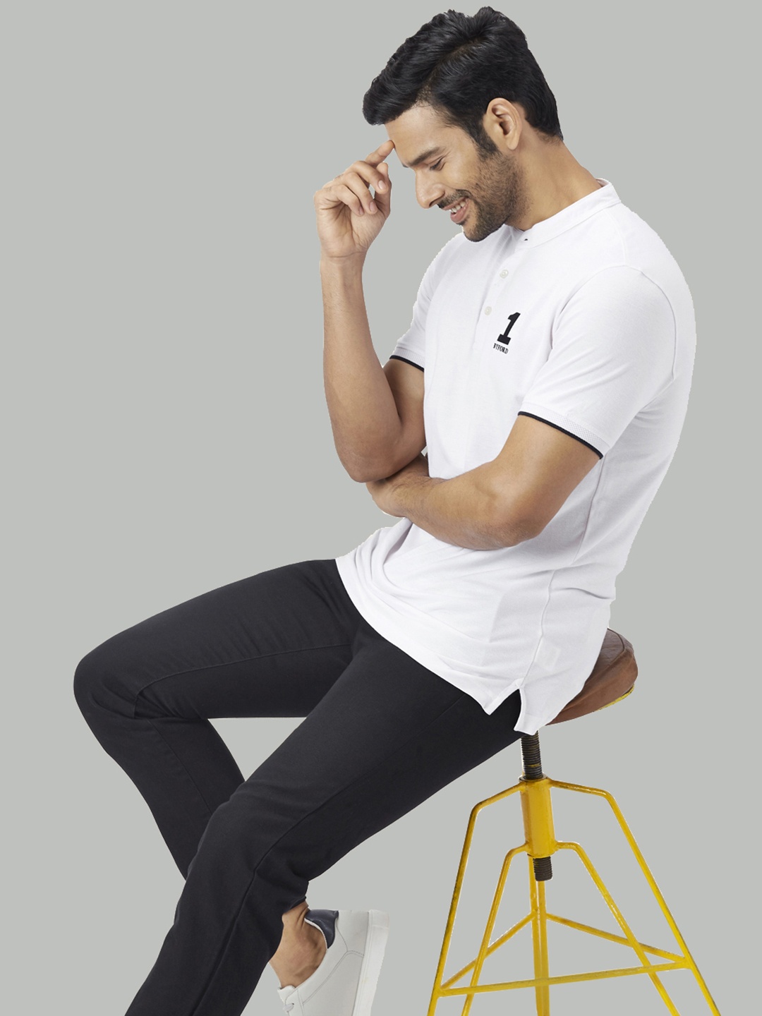 

BYFORD by Pantaloons Men White Solid Mandarin Collar T-shirt