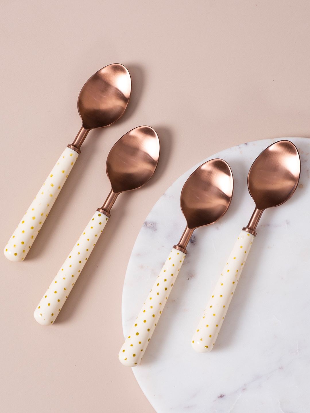 

nestroots Set of 4 Coper-Toned & Off-White 4 Pieces Resin Mango Wood Spoon Set, Copper