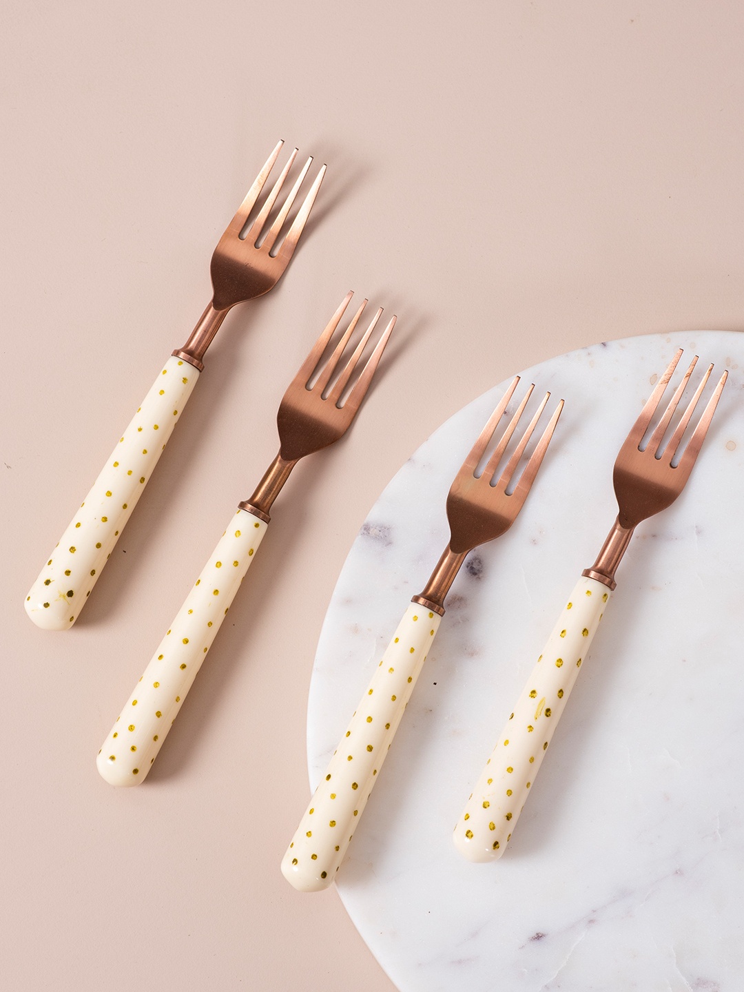 

nestroots Set of 4 Coper-Toned & Off-White 4 Pieces Resin Mango Wood Fork Set, Copper