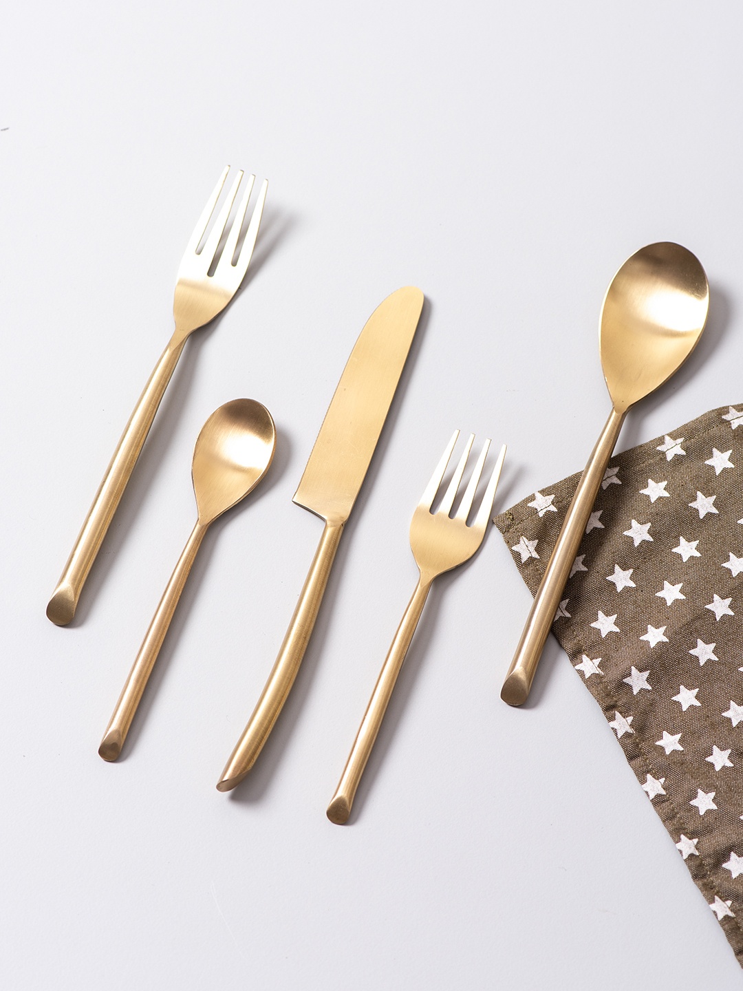 

nestroots 5 Pieces Gold-Toned Cutlery Set