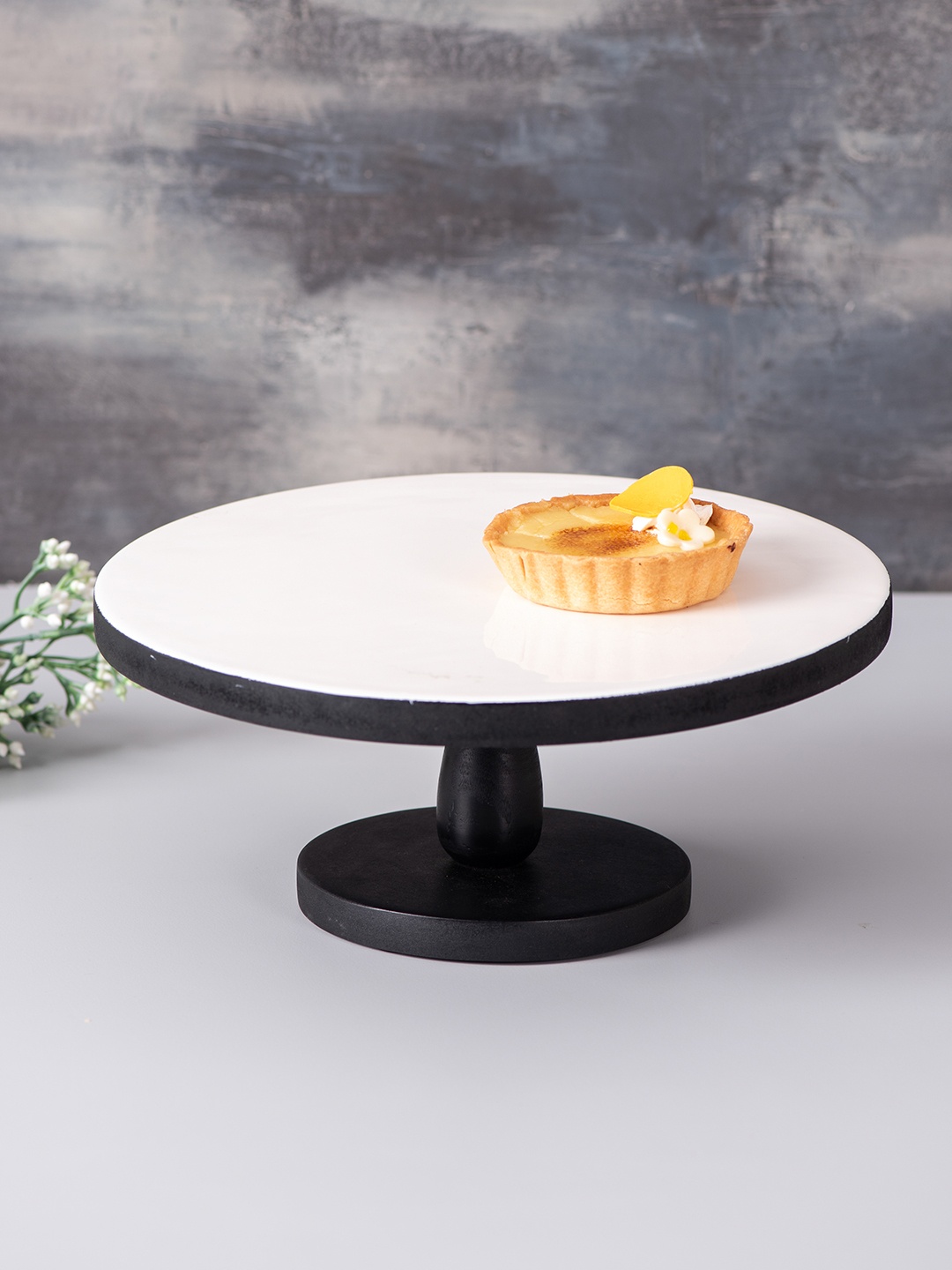 

nestroots White & Brown Solid Cake stand