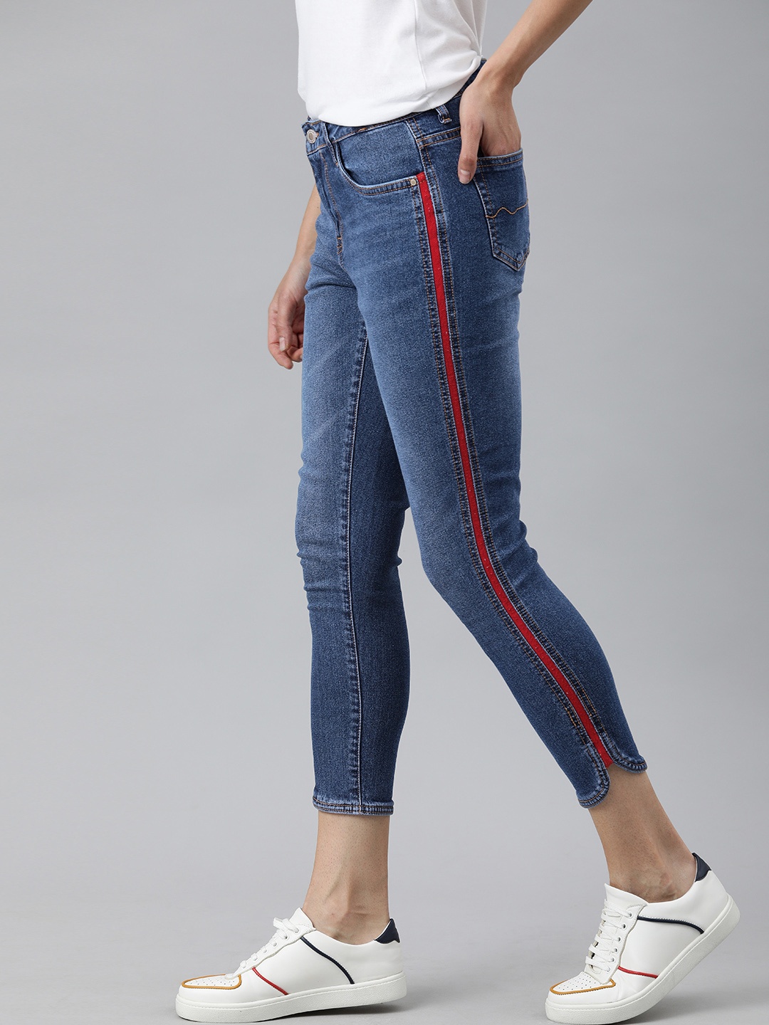 

Mast & Harbour Women Navy Blue Skinny Fit Light Fade Stretchable Jeans