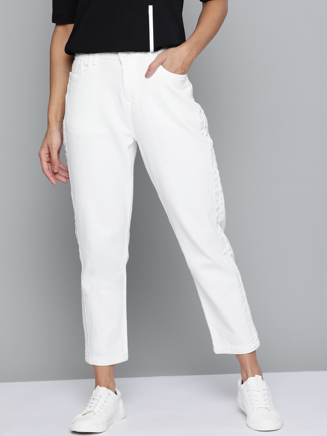 

Mast & Harbour Women White Boyfriend Fit Stretchable Cropped Jeans