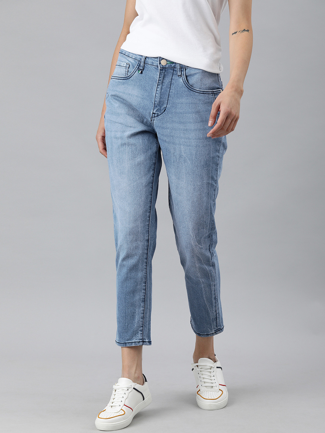 

Mast & Harbour Women Blue Boyfriend Fit Light Fade Stretchable Jeans