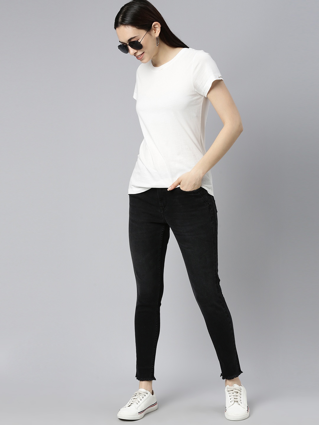 

Mast & Harbour Women Black Skinny Fit Light Fade Stretchable Jeans